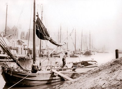 Kanalbåtar, Rotterdam, 1898. av James Batkin