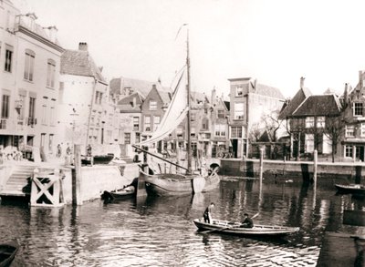 Kanalgården, Dordrecht, Nederländerna, 1898. av James Batkin