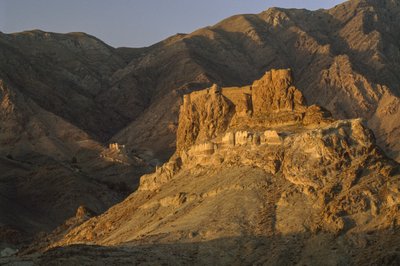 En fästningsruin som en gång användes av Assassinerna, en extremistisk sekt. Nära Semnan i norra Iran. av James L Stanfield