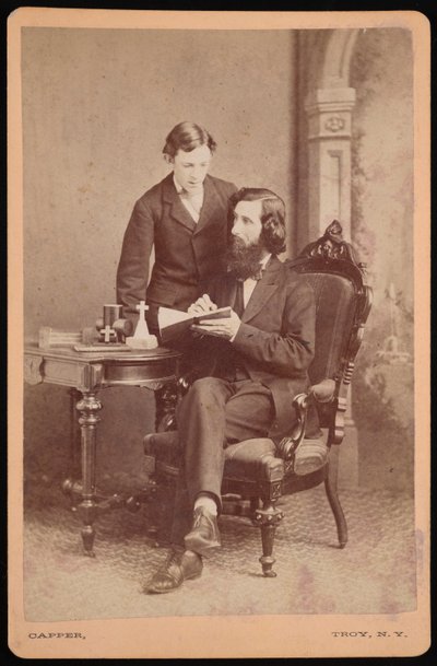 Porträtt av Samuel Edward Warren 1831-1909 med student, före 1877. av James M Capper