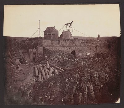”Rester av Malakofftornet”. [Krimkriget. Ruinerna av Malakofffortet med kanonställning efter franska, brittiska och turkiska truppers erövring av Sevastopol] av James Robertson
