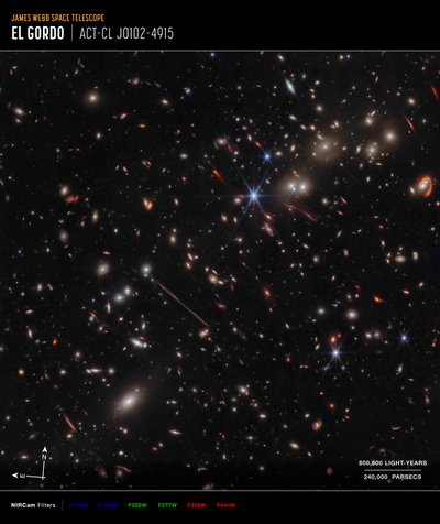 El Gordo (NIRCam Compass Image) av James Webb Space Telescope (NASA)