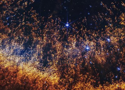 Helixnebulosan (NIRCam) av James Webb Space Telescope (NASA)