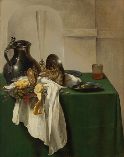 Kanna i tenn och tazza i silver på ett bord av Jan Jansz den Uyl