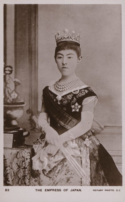 Kejsarinna Shoken, hustru till kejsar Meiji av Japan (s/v foto) av Japanese Photographer