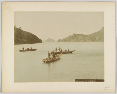Inträde till Nagasaki, Japan (handfärgat svartvitt foto) av Japanese Photographer