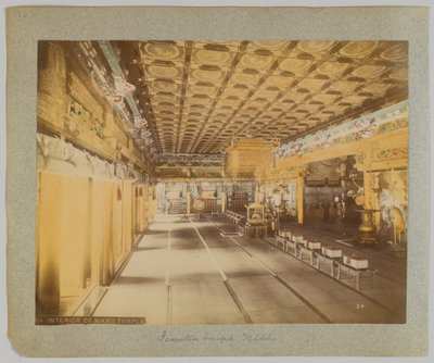 Interiör av Jemitsu Temple, Nikko, Japan (handfärgat svartvitt foto) av Japanese Photographer