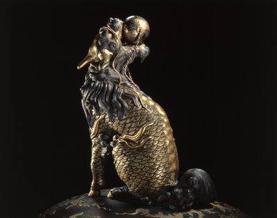 Detalj av slutstycket på en rökelsebrännare, i form av en Kylin, Meiji-period, sent 1800-tal (brons) (detalj av 260969) av Japanese School