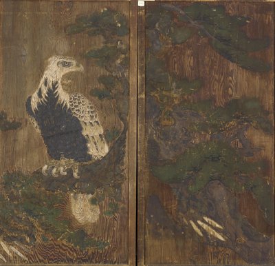 Örn i en tall, Momoyama-period, möjligen 1600-talet (bläck & färg på trä) av Japanese School