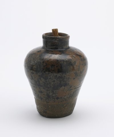 Tecaddie, i burkform, används som flaska för godiskellets, Aichi-prefekturen, Edo-period (keramik) av Japanese School