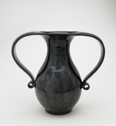 Vas i mimikuchi-form, Seto, Kyoto-fu eller Aichi Prefecture, Edo-period eller Meiji-eran (stengods med järnglasyr) av Japanese School