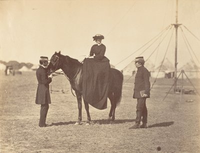 [Lady Canning på sin svarta arab och Lord Clyde, överbefälhavare], 1858-61. av Jean Baptiste Oscar Mallitte