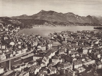 Schweiz: Luzern, från Gutsch, med utsikt mot sjön och Rigi (s/v foto) av Jean Gaberell