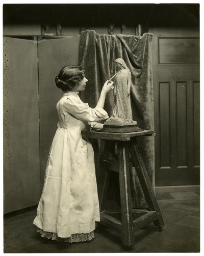 Bessie Potter Vonnoh, ca 1905-40 (foto av gelatinsilver) av Jessie Tarbox Beals