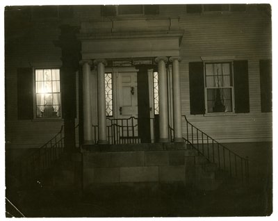 Boston dörröppning, USA, ca 1902-10 (foto av gelatinsilver) av Jessie Tarbox Beals
