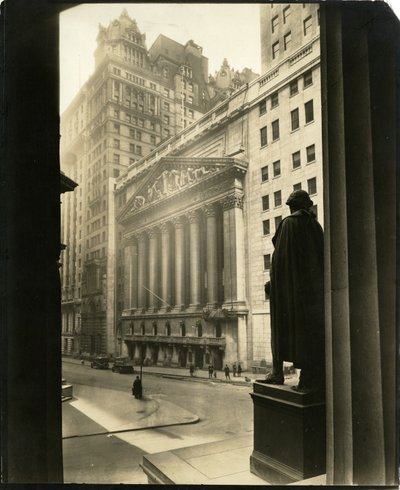 Broad St från Treasury Building, New York, USA, ca 1905-40 (gelatinsilverfoto) av Jessie Tarbox Beals