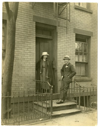 Mr Llewelyn Powys, författare och hans fru, ca 1905-40 (foto av gelatinsilver) av Jessie Tarbox Beals