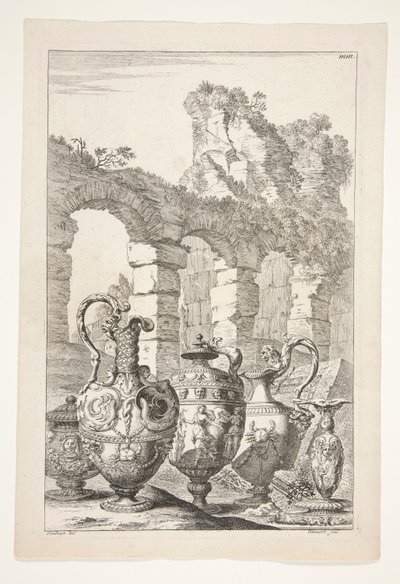 Tre kannor, en täckt vas och en ljusstake i ett landskap med ruiner av Joachim von Sandrart
