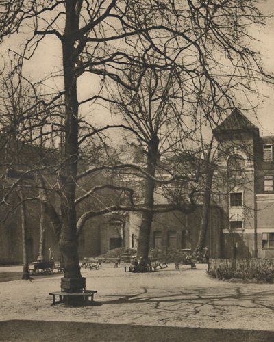Under almarna på Courtyard of Middlesex Hospital, c1935. av Joel