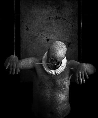 A clowns death (serie), 2014 (fotokonst digital konst) av Johan Lilja