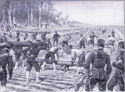 Japanska ingenjörer som bygger en timmerväg för trupper, illustration från Cassells History of the Russian-Japanese War Vol 1, c.1900 av Johannes Hermann Barend Koekkoek