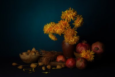 Höstligt blomsterstilleben av John-Mei Zhong