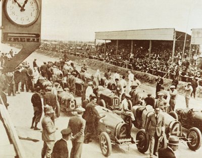 Uppställning före start av Grand Prix i Tunisien av Walter Charles Mills