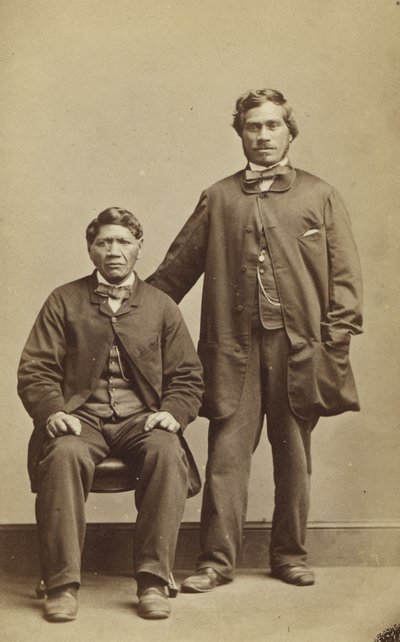 Takerei och Hapimana, ca 1863 (albumintryck) av John Beattie