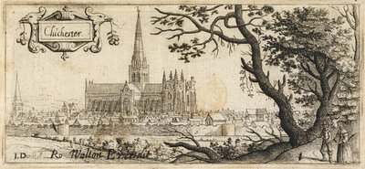 Två figurer som står vid ett stort träd på höger sida i förgrunden; staden Chichester i fjärran; stadsmuren som löper genom scenen; Chichester Cathedral i mitten av bilden, ca 1660 (etsning) av John Dunstall