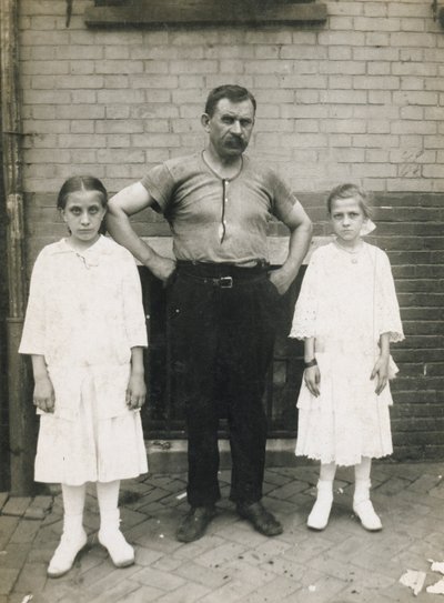 En arbetare och hans döttrar, Kensington, Philadelphia av John Frank Keith