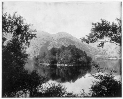Ellens Isle, Loch Katrine, Skottland, sent 1800-tal av John L. Stoddard