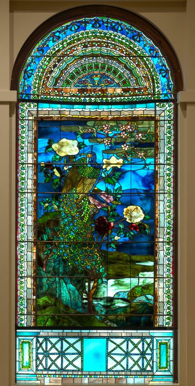 Påfåglar och pioner II av John La Farge