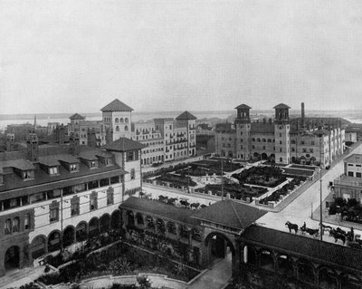 Hotell i Saint Augustine, Florida: Alcazar, de Cordoue, Pont de Leon, ca. 1900 (s/v foto) av John Lawson Stoddard