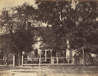 Aiken House, på Weldon Railroad, Virginia, februari 1865 (abumentryck monterat på vävt papper) av John Reekie