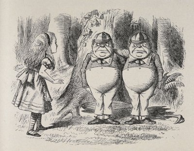 Alice träffar Tweedle Dee och Tweedle Dum för första gången. De stod under ett träd, var och en med en arm om den andras hals, och Alice visste vilken som var vilken på ett ögonblick, eftersom en av dem hade "Dum" broderad på sin krage, och den andra "Dee. av John Tenniel