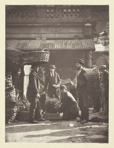 Covent Garden Labourers, 1881. av John Thomson