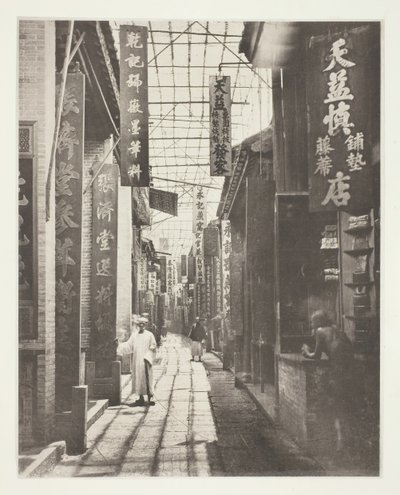 Physic Street, Canton, ca. 1868. av John Thomson