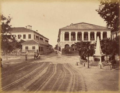 Siemssen and Co.-byggnaden och monumentet över den ständigt segerrika armén, Shanghai av John Thomson
