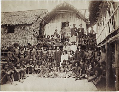 Mission House Parimata, Aroma, Nya Guinea, 1885 (albumintryck) av John W. Lindt