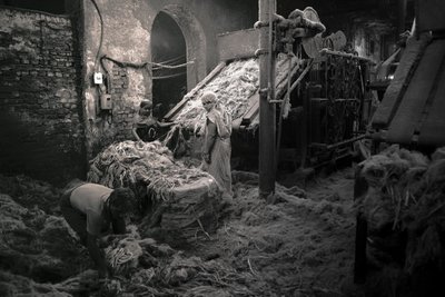 Jutefabrik, Kolkata, Indien, 2017 (foto) av Jon Nicholson