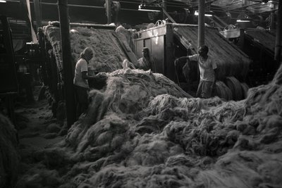Jutefabrik, Kolkata, Indien, 2017 (foto) av Jon Nicholson