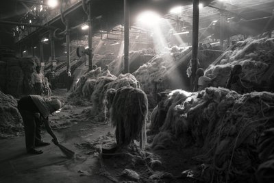 Jutefabrik, Kolkata, Indien, 2017 (foto) av Jon Nicholson