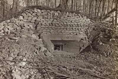 Album "Mitt världskrig - minnen av sydvästra fronten i Kärnten, Italien, Trentino-Alto Adige) 31/03/1915-12/11/1918 - Josef Zohles Wien ": militärbunker med kanon av Josef Zohles