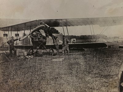 Album "Mitt världskrig - minnen av sydvästra fronten i Kärnten, Italien, Trentino-Alto Adige) 31/03/1915-12/11/1918 - Josef Zohles Wien ": Österrikiska soldater med en mi av Josef Zohles