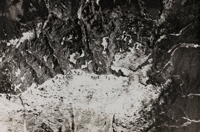 Album "Mitt världskrig - minnen av sydvästra fronten i Kärnten, Italien, Trentino-Alto Adige) 31/03/1915-12/11/1918 - Josef Zohles Wien ": flygbild över krigszonen av Josef Zohles