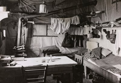 Album "Mitt världskrig - minnen av sydvästra fronten i Kärnten, Italien, Trentino-Alto Adige) 31/03/1915-12/11/ 1918 - Josef Zohles Wien ": bostadsofficerare (s/v foto av Josef Zohles