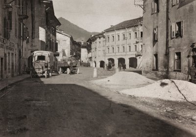 Album "Mitt världskrig - minnen av sydvästra fronten i Kärnten, Italien, Trentino-Alto Adige) 31/03/1915-12/11/ 1918 - Josef Zohles Wien ": square Tolmezzo (s/v foto) av Josef Zohles