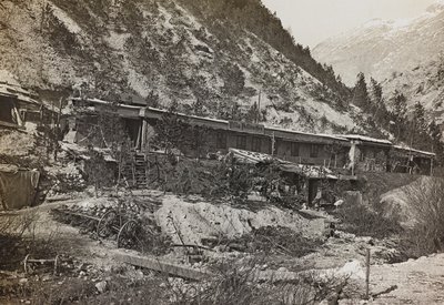 Album "Mitt världskrig - minnen av sydvästra fronten i Kärnten, Italien, Trentino-Alto Adige) 31/03/1915-12/11/ 1918 - Josef Zohles Vienna ": militärbaracker (s/v bild av Josef Zohles