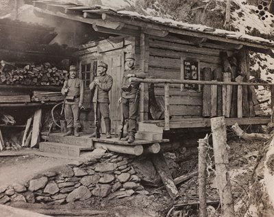 Album "Mitt världskrig - minnen av sydvästra fronten i Kärnten, Italien, Trentino-Alto Adige) 31/03/1915-12/11/ 1918 - Josef Zohles Wien ": bostadsofficerare (s/v foto av Josef Zohles