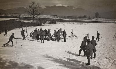Album "Mitt världskrig - minnen av sydvästra fronten i Kärnten, Italien, Trentino-Alto Adige) 31/03/1915-12/11/ 1918 - Josef Zohles Wien ": soldater på skidor (s/v foto av Josef Zohles